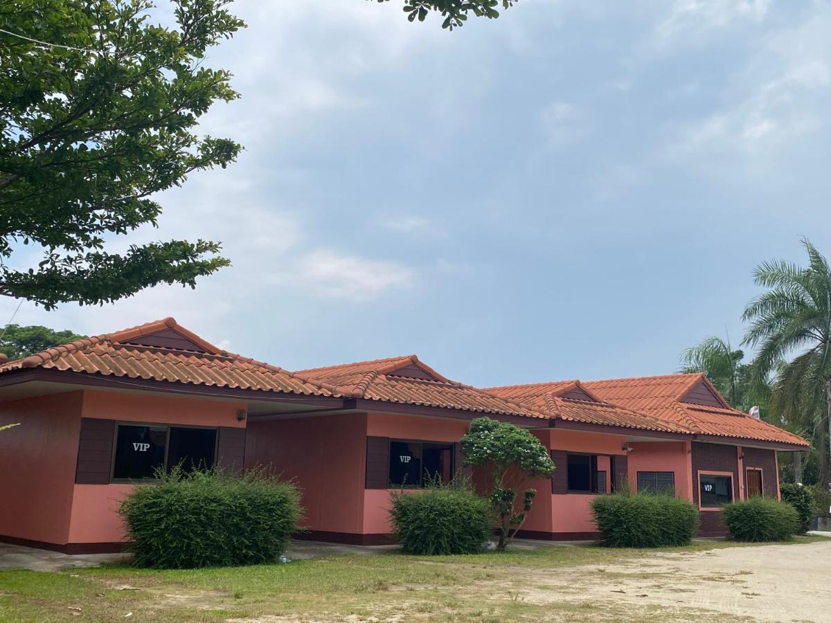 โพธิ์ทองริมทุ่ง Pothong Rimtung Hotel Fang Exteriér fotografie