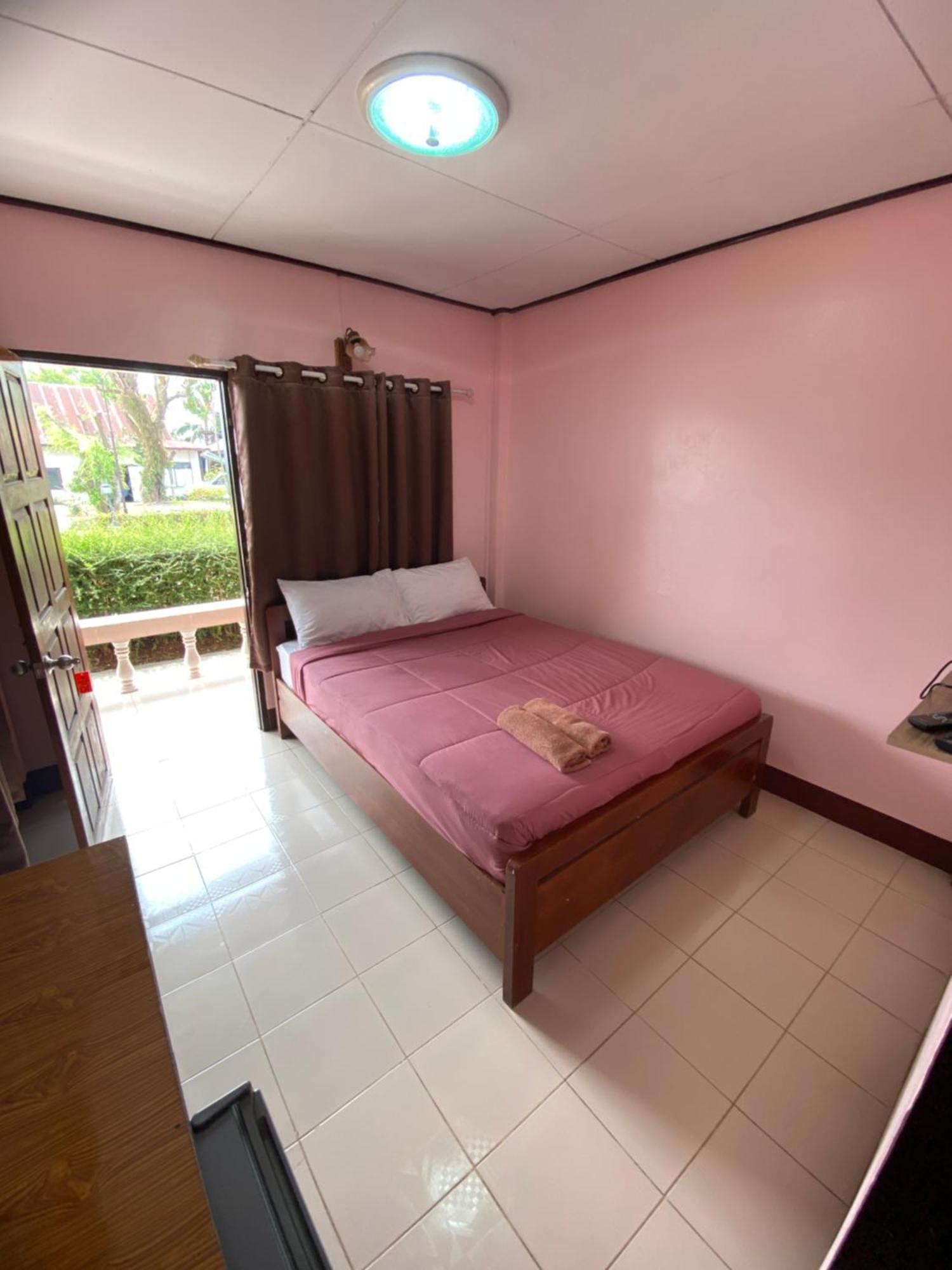 โพธิ์ทองริมทุ่ง Pothong Rimtung Hotel Fang Exteriér fotografie