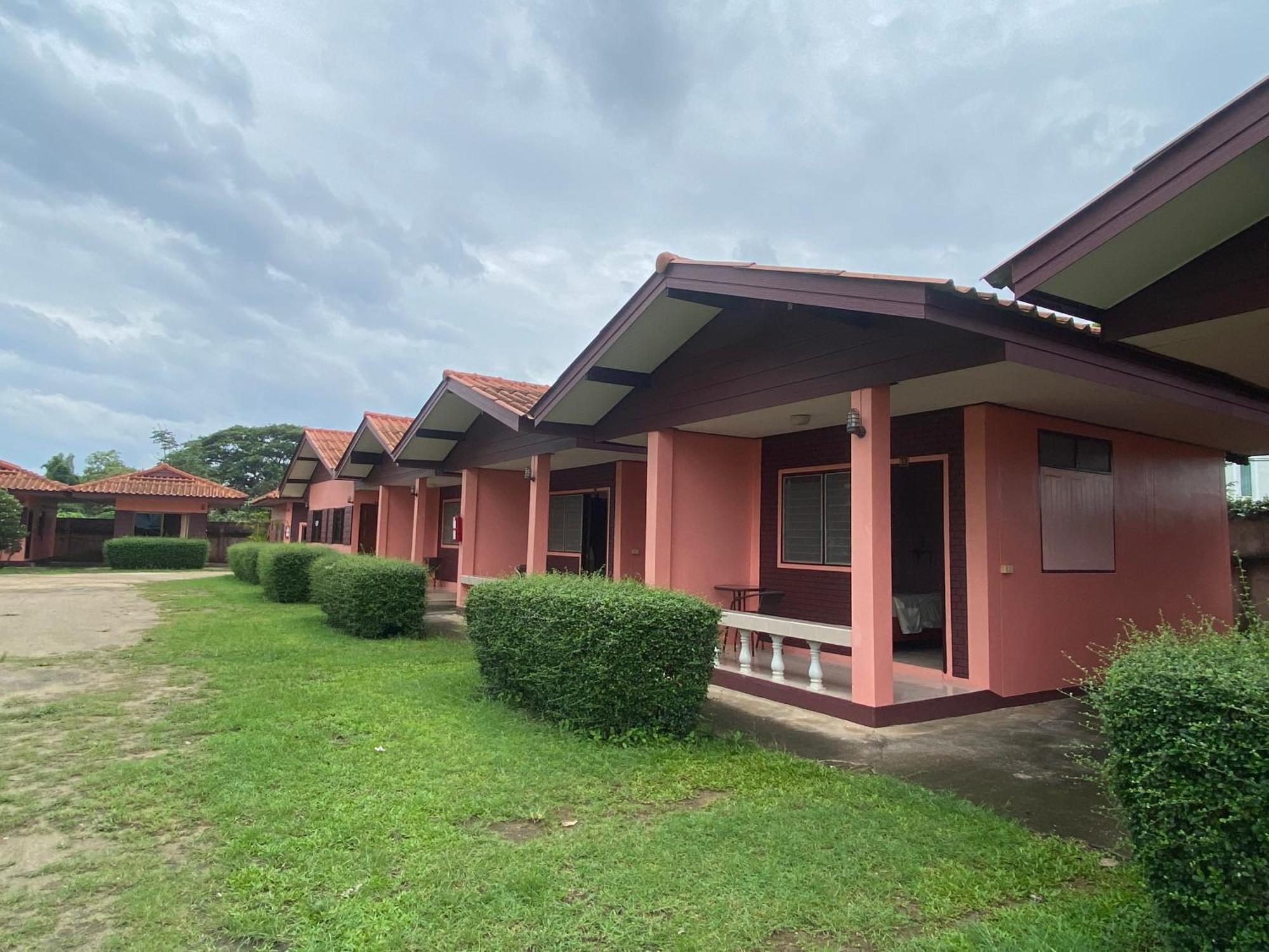 โพธิ์ทองริมทุ่ง Pothong Rimtung Hotel Fang Exteriér fotografie