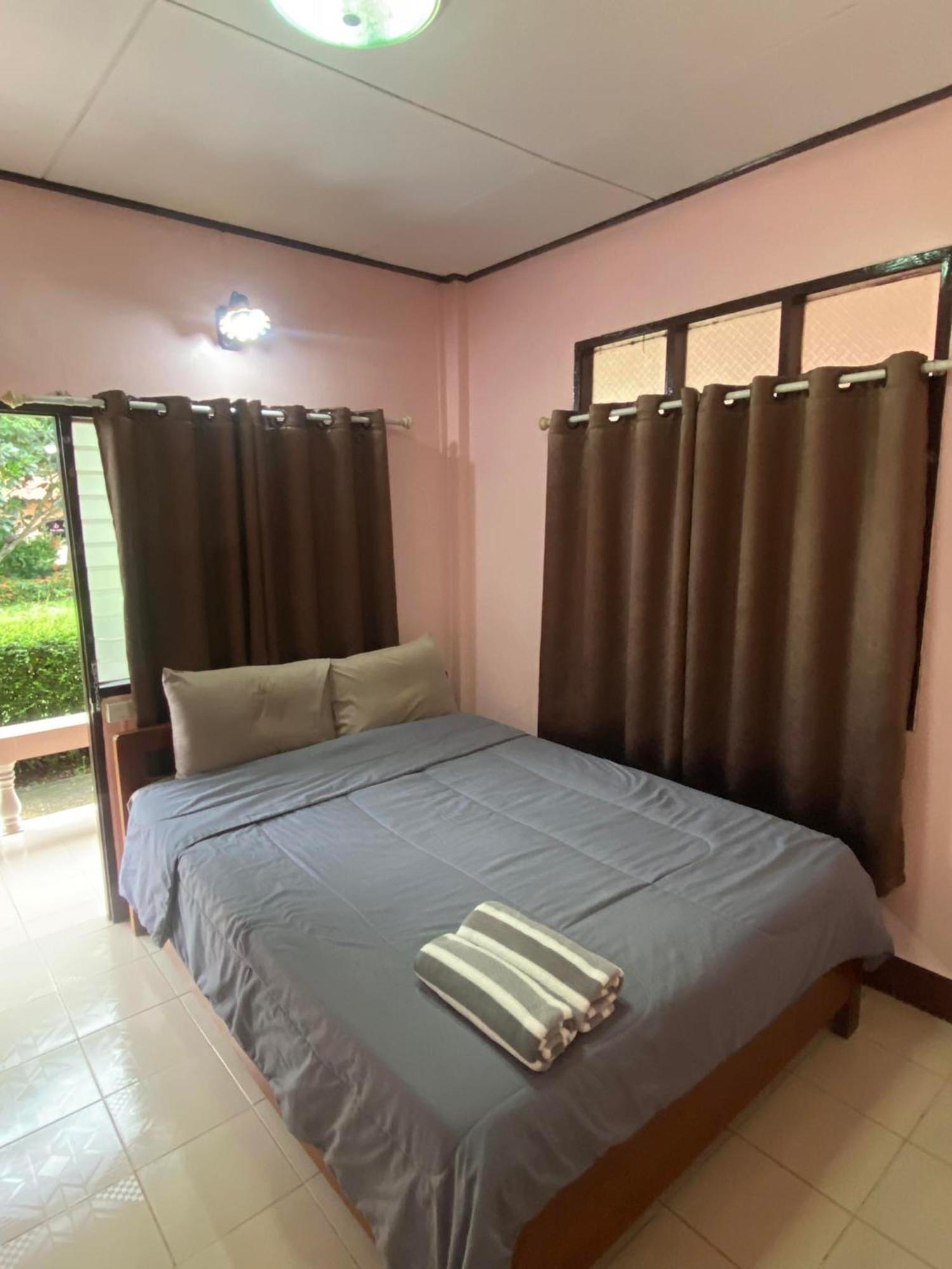 โพธิ์ทองริมทุ่ง Pothong Rimtung Hotel Fang Exteriér fotografie