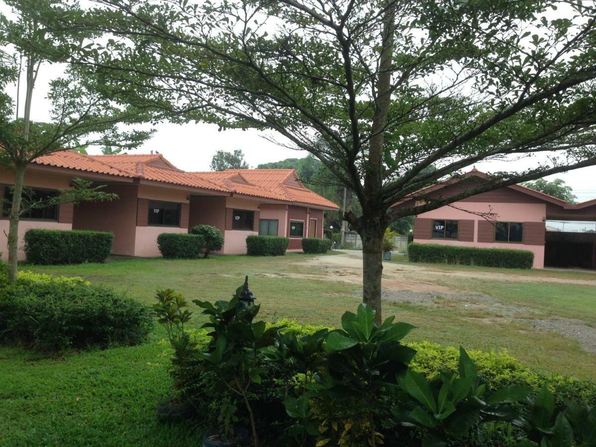 โพธิ์ทองริมทุ่ง Pothong Rimtung Hotel Fang Exteriér fotografie